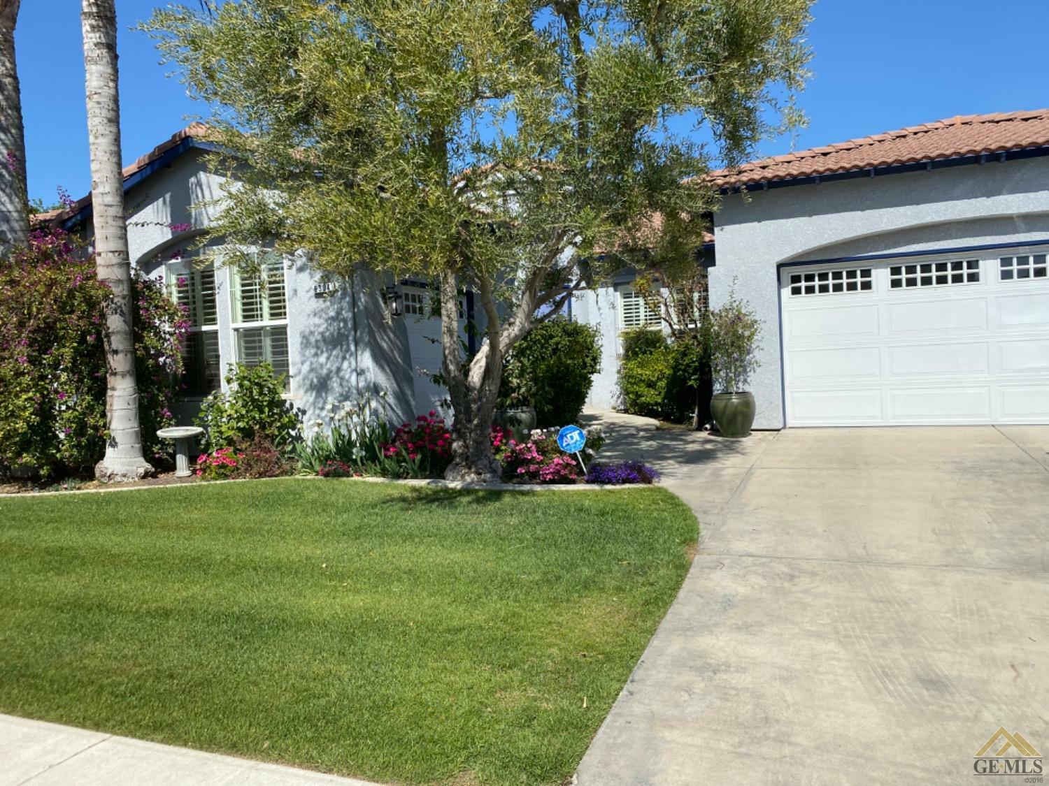 Property Photo:  9304 Via Parma  CA 93312 