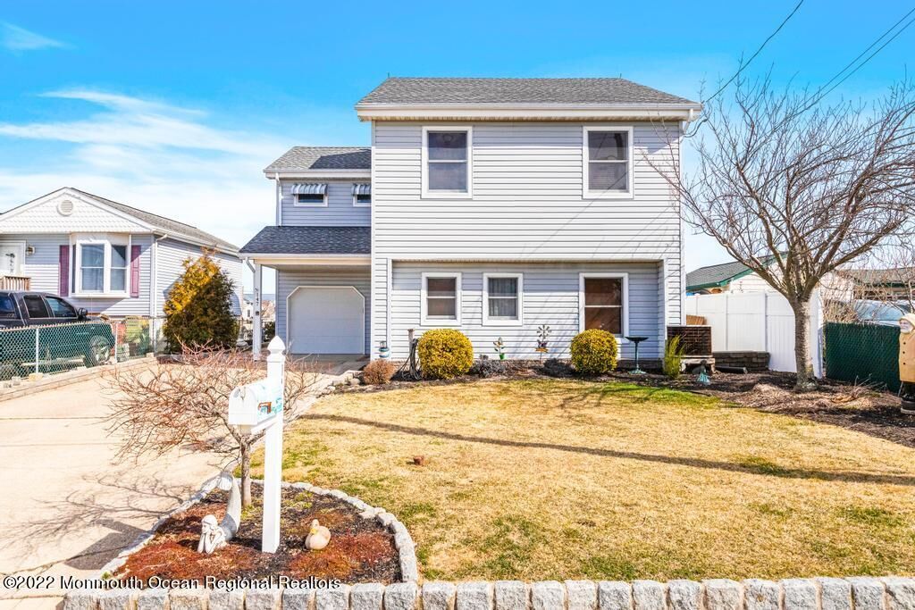 Property Photo:  147 E Susquehanna Drive  NJ 08087 