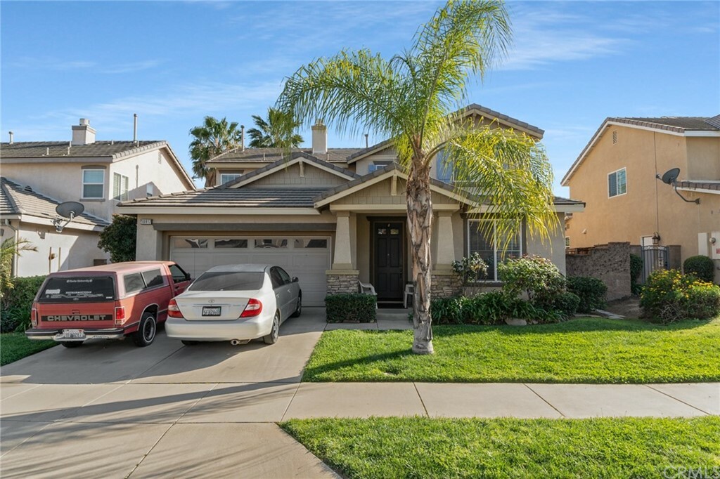 Property Photo:  10817 Rosemary Way  CA 92883 