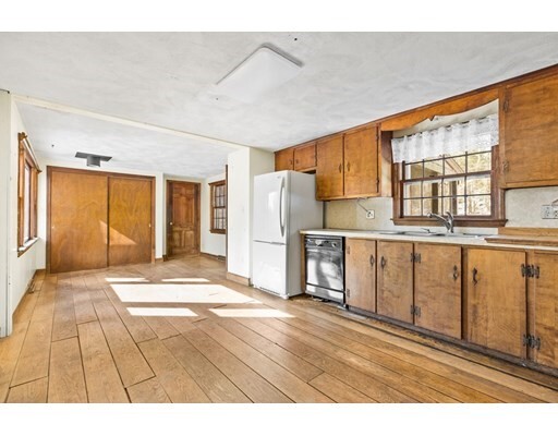Property Photo: 1020 Careswell St MA 02050