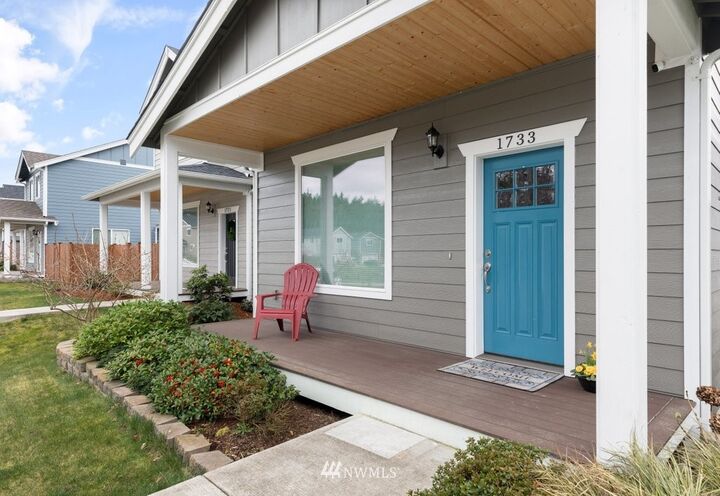 Property Photo: 1733 NW 6th Avenue WA 98277