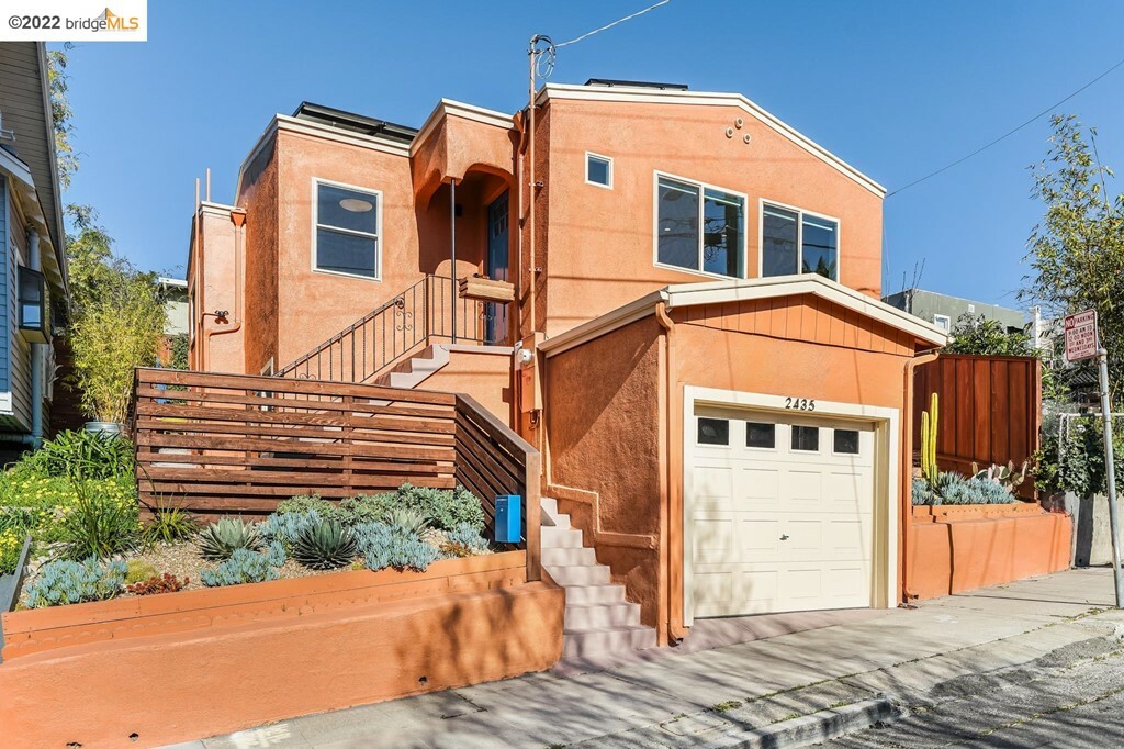 Property Photo: 2435 Potter CA 94601