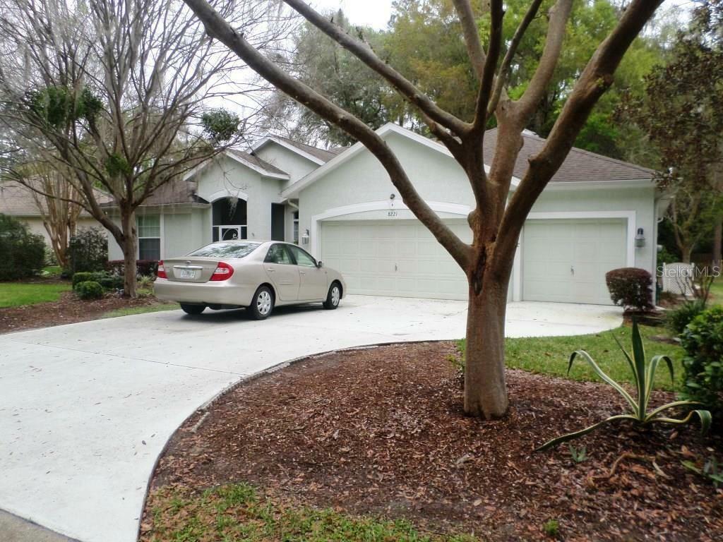 Property Photo:  8221 SW 194th Ave  FL 34432 