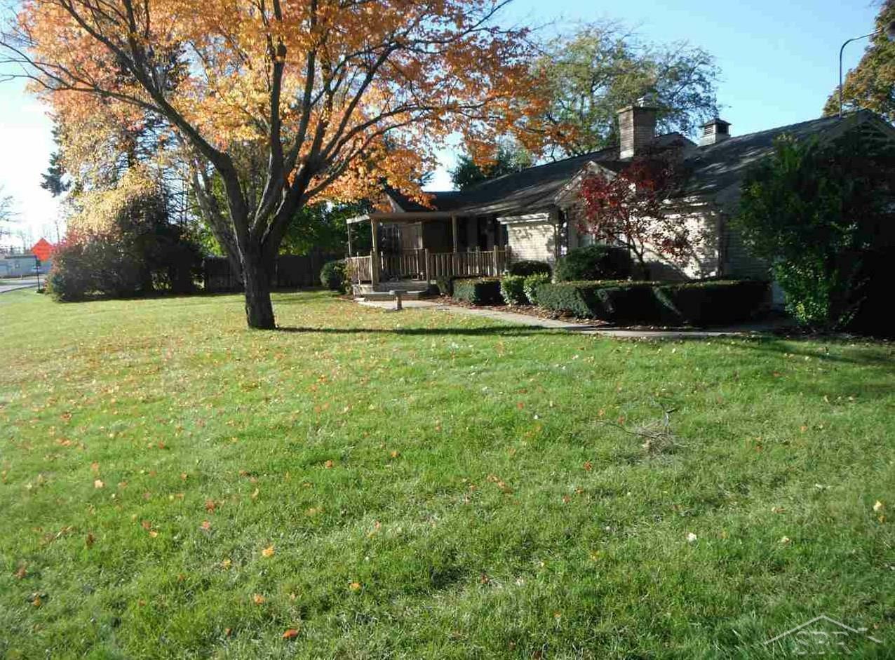 Property Photo:  2091 Twin Oaks  MI 48603 