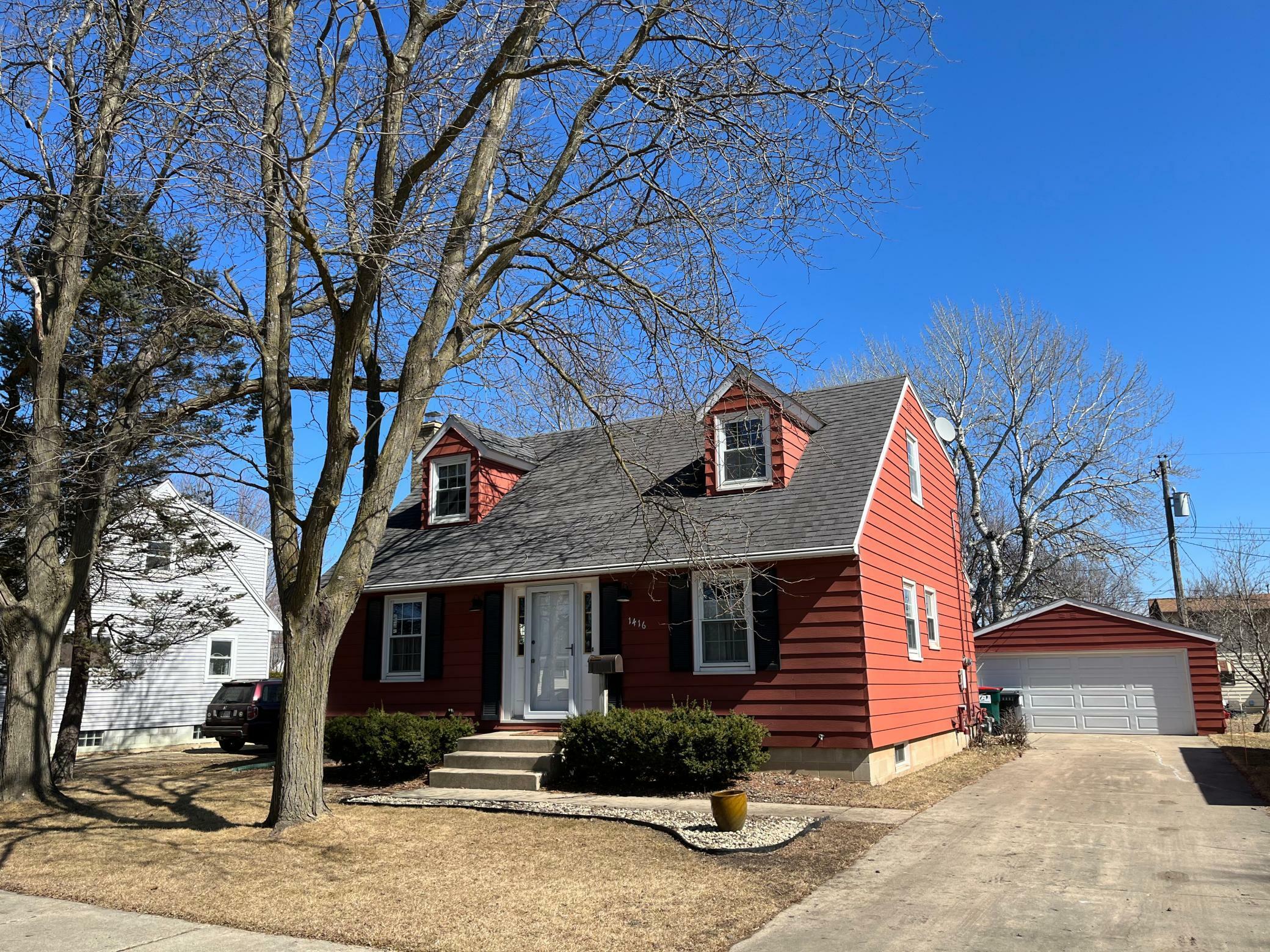 Property Photo: 1416 9th Avenue SE MN 55904