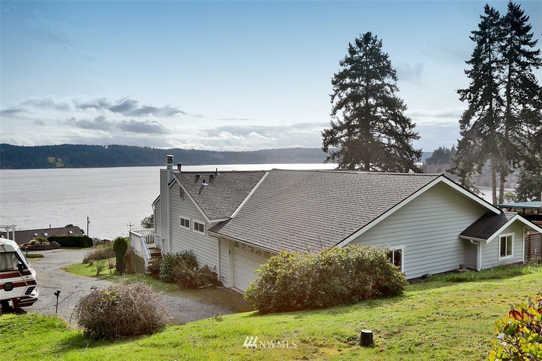 Property Photo:  4208 Sunrise Park Way  WA 98253 