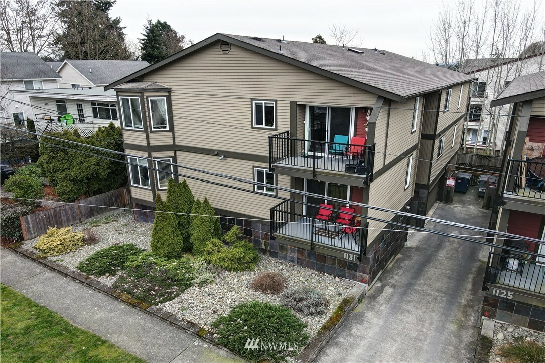 Property Photo:  1131 N 93rd Street 5  WA 98103 