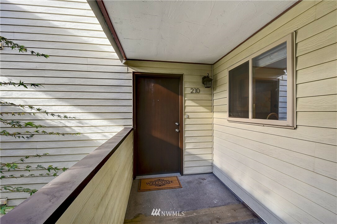 Property Photo:  8516 196th Street SW 210  WA 98026 