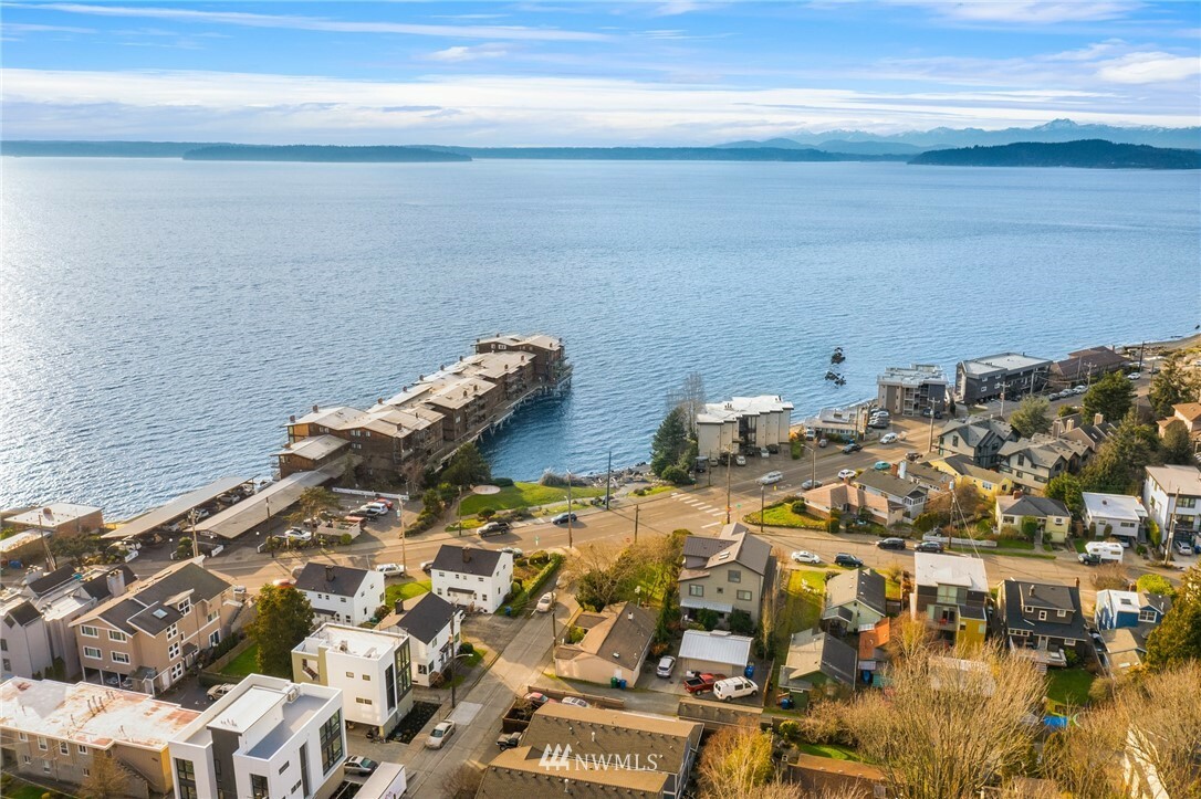 Property Photo:  3702 Beach Drive SW  WA 98116 