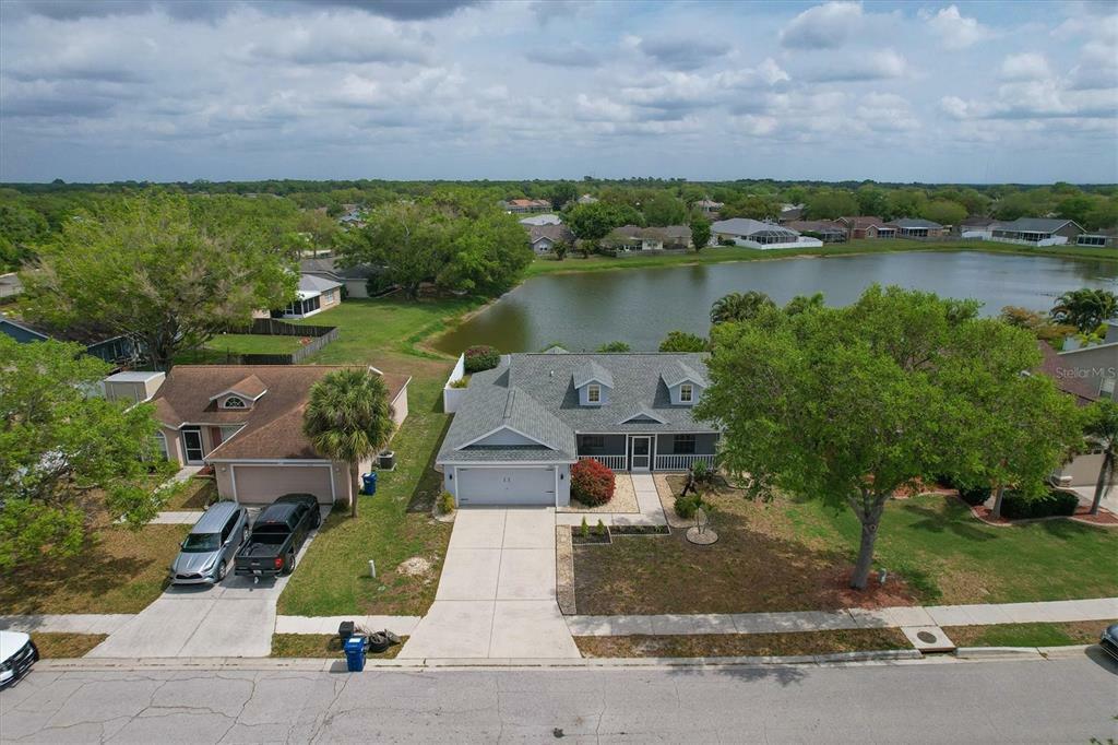 Property Photo: 11810 Shrewsbury Lane FL 34219