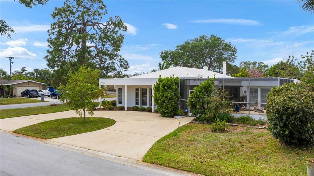 Property Photo:  2505 Britannia Road  FL 34231 