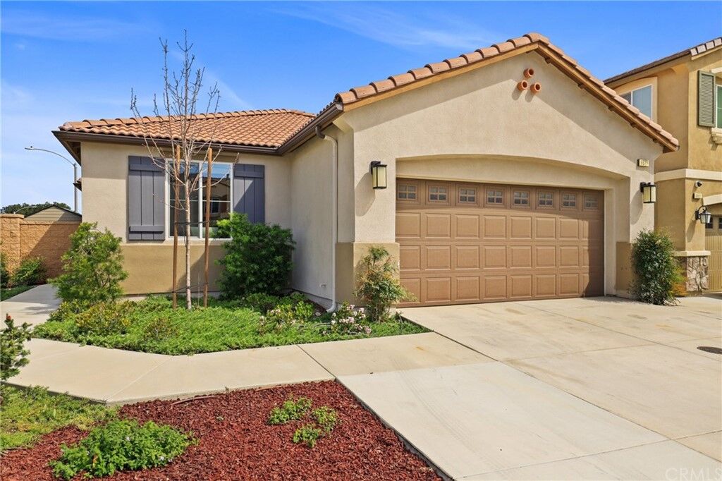 Property Photo:  6977 Acacia Avenue  CA 92336 