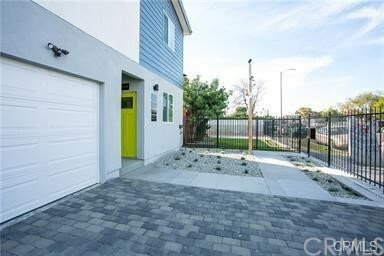 Property Photo:  616 W 85th Street 1/2  CA 90044 