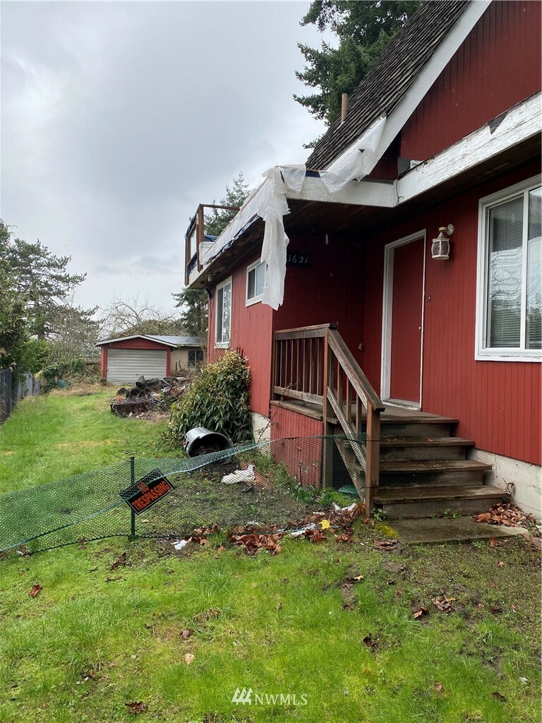 Property Photo:  21621 3rd Avenue S  WA 98198 