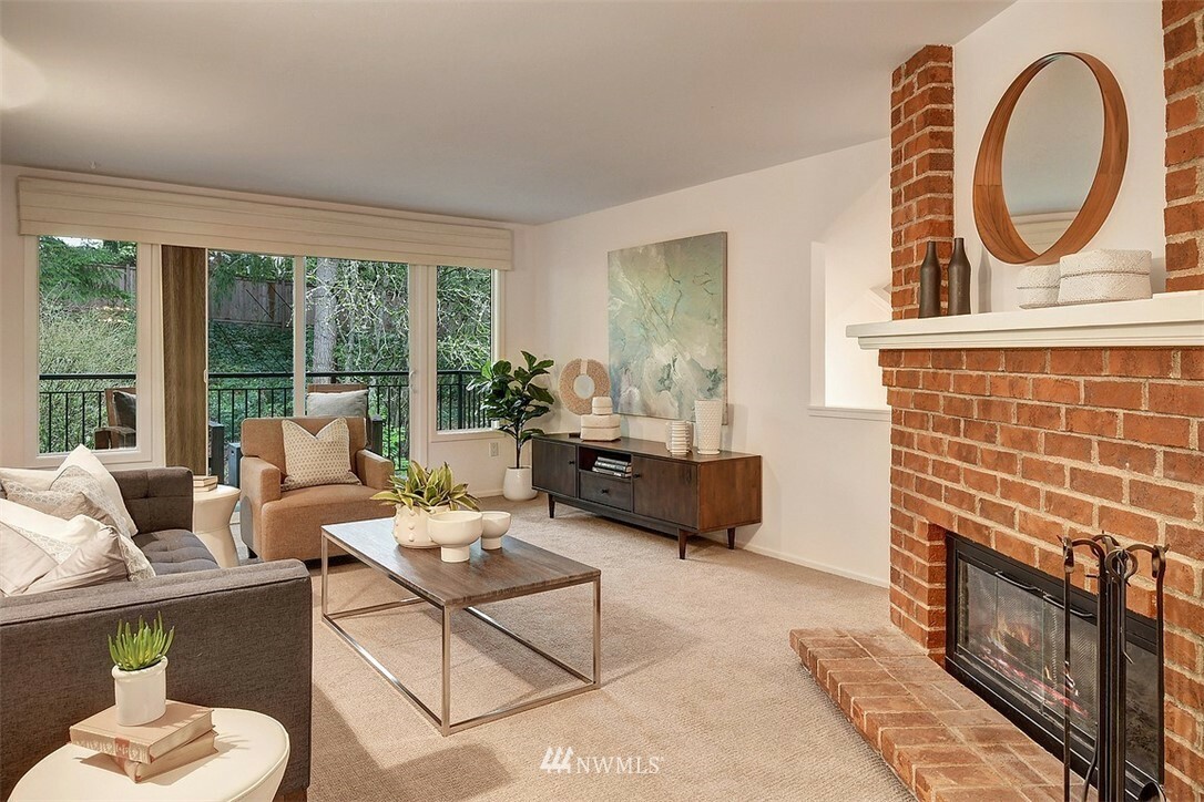Property Photo: 832 N 161st Place WA 98133