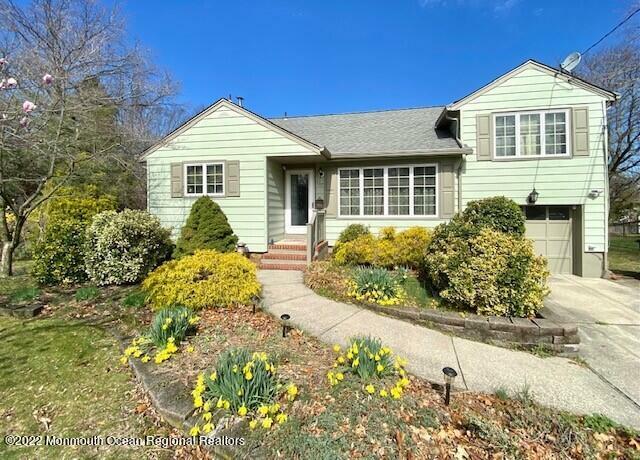 Property Photo:  137 Cherry Tree Farm Road  NJ 07748 