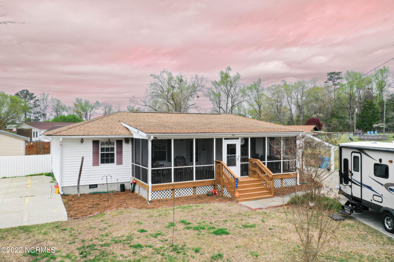 Property Photo:  107 Maiden Court  NC 28546 