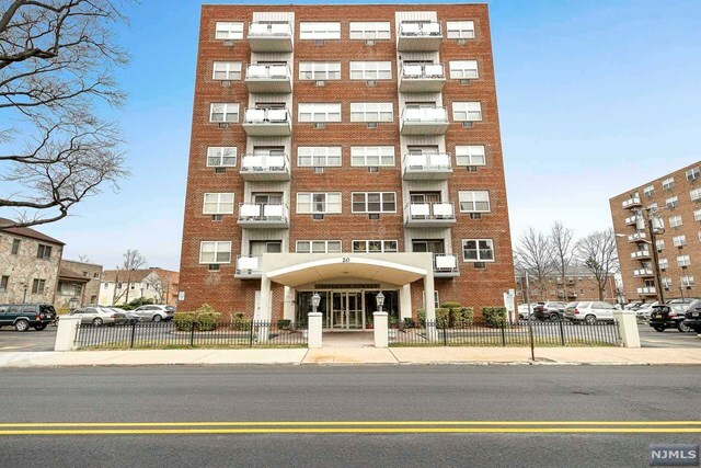 Property Photo:  20 Jefferson Street A8  NJ 07601 