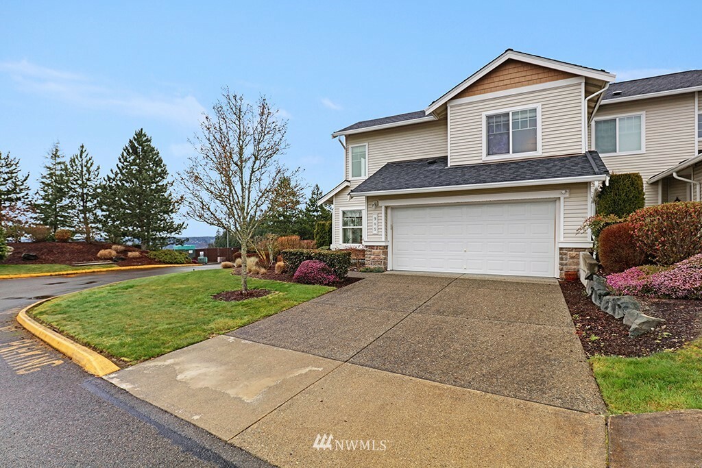 Property Photo:  905 71st Street SE  WA 98092 