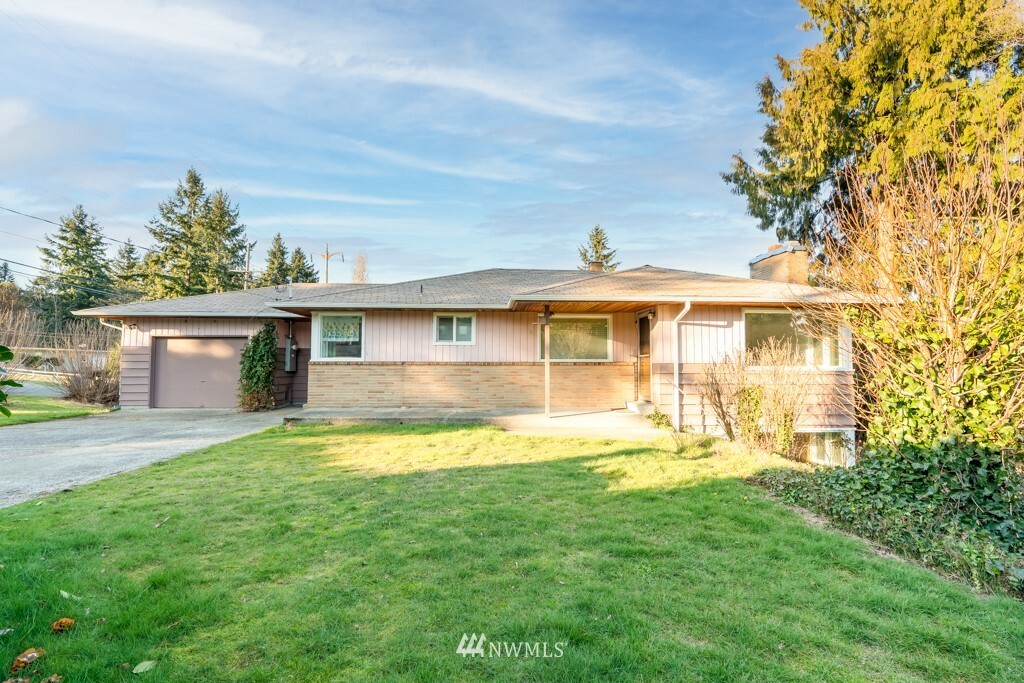 Property Photo:  18104 4th Avenue S  WA 98148 