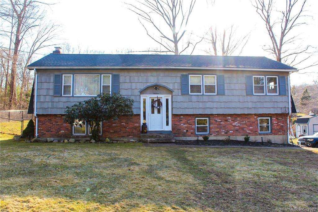 Property Photo:  14 Whittier Lane  CT 06484 