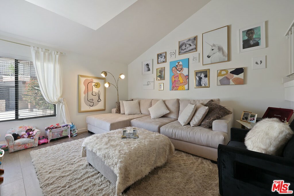 Property Photo:  620 W Hyde Park Boulevard 125  CA 90302 