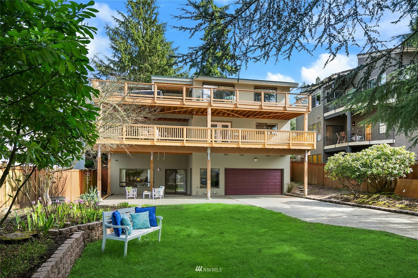 Property Photo:  9615 California Avenue SW  WA 98136 