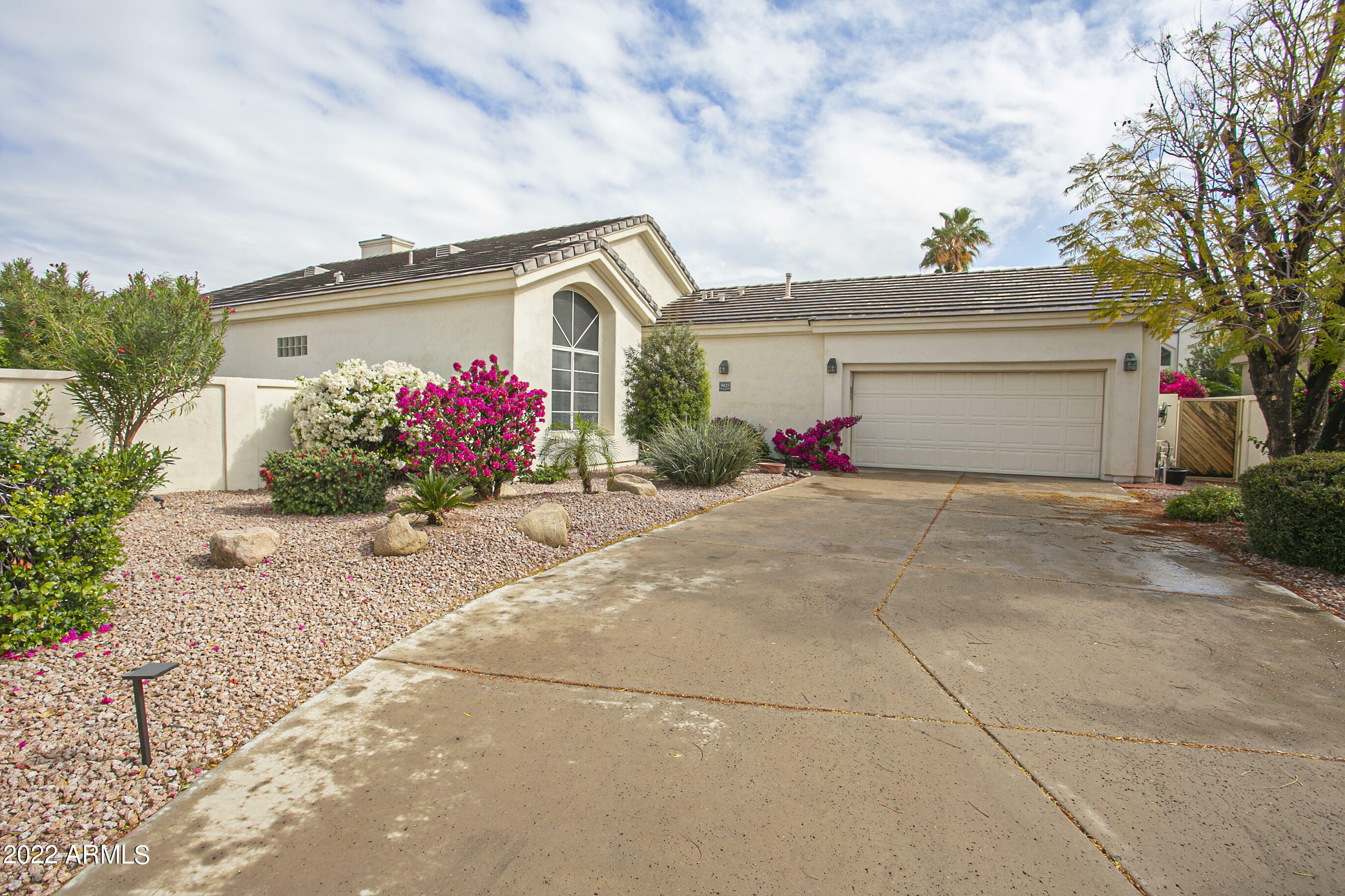 Property Photo: 9425 N 114th Way AZ 85259