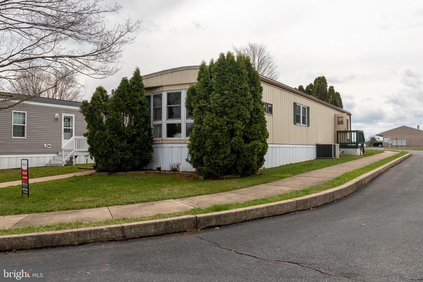 Property Photo:  24 Moccasin Drive  PA 17522 