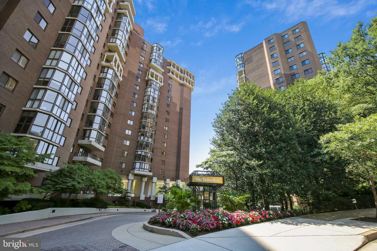 Property Photo: 1600 N Oak Street 421 VA 22209