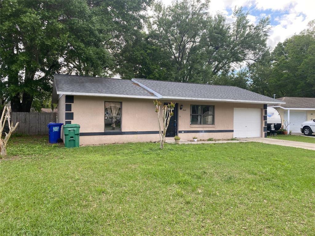 Property Photo:  805 Pleasantdale Drive  FL 34785 