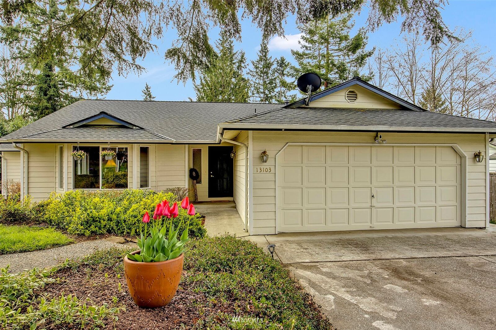 Property Photo:  13103 182nd Avenue SE  WA 98290 