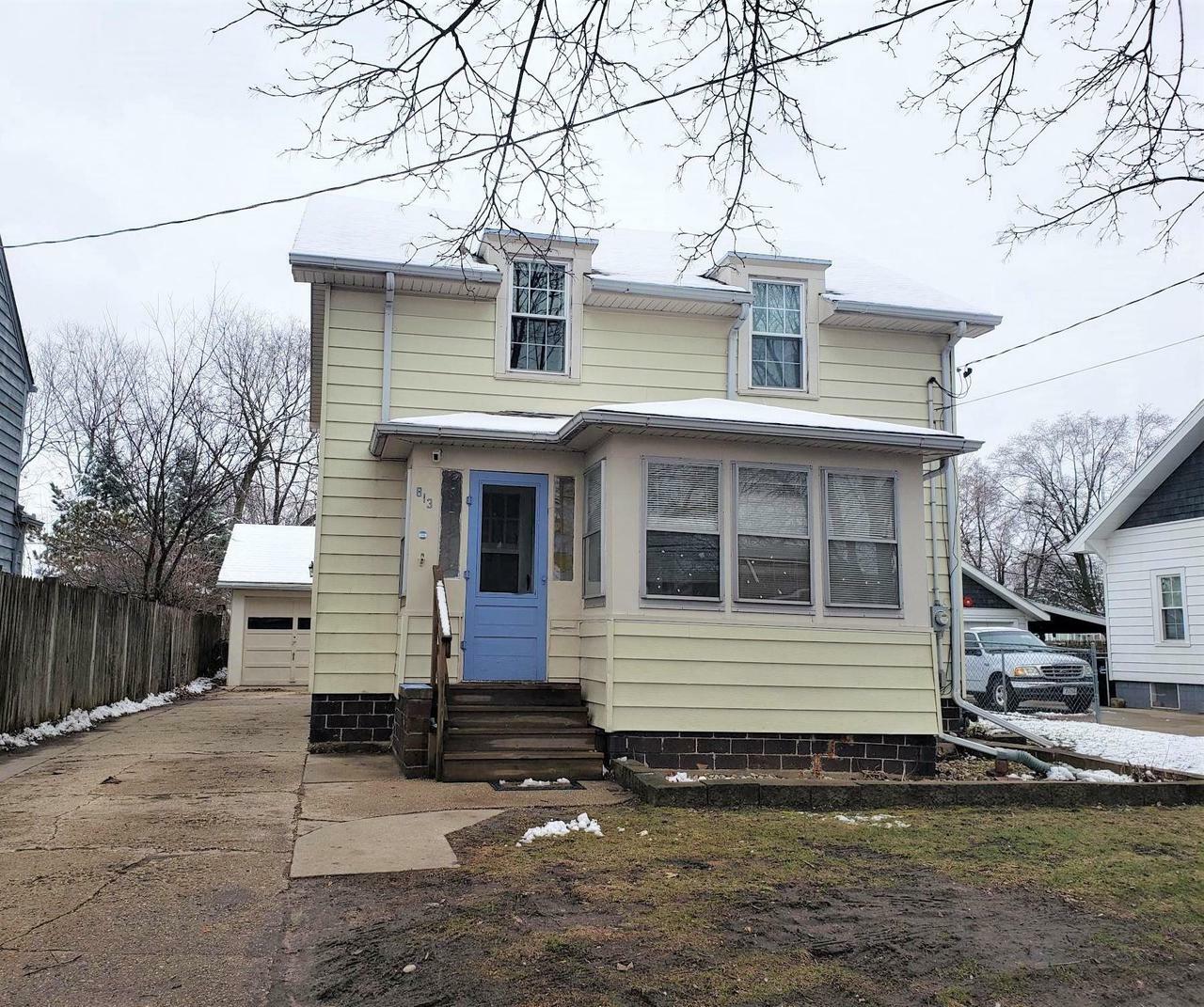 Property Photo:  813 Garfield Ave  WI 53511 