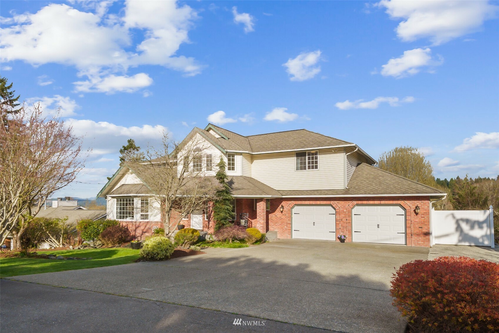 Property Photo: 1425 25th Street SE WA 98372