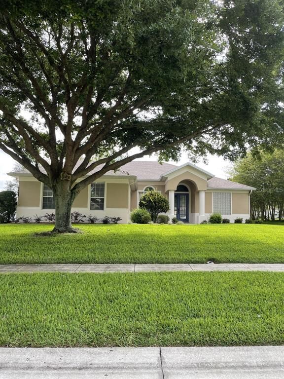 Property Photo: 36806 Winfield Court FL 32735