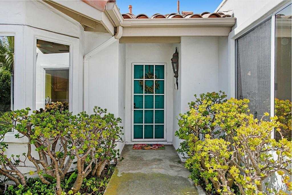Property Photo: 5065 Caesena Way CA 92056