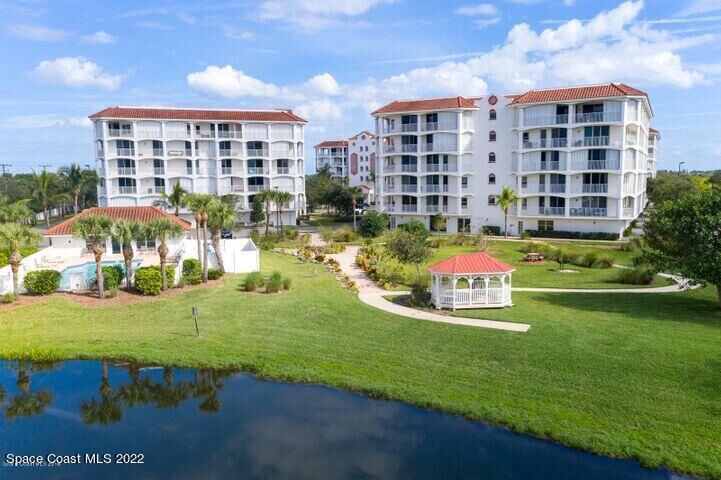 Property Photo: 820 Del Rio Way FL 32953
