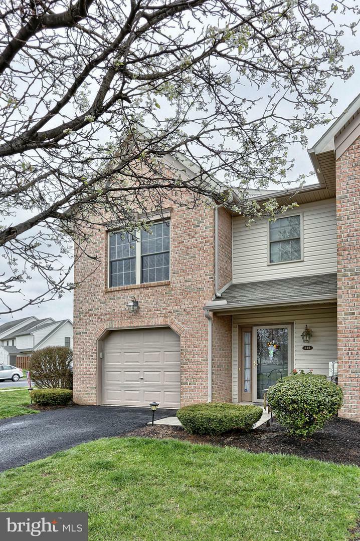 Property Photo:  315 Melbourne Lane  PA 17055 