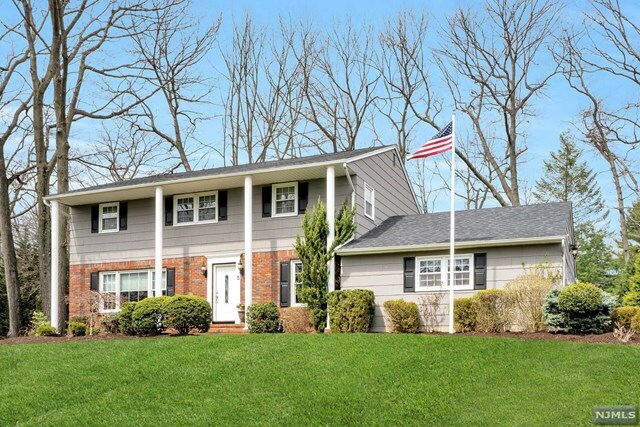 Property Photo:  5 Todd Court  NJ 07506 