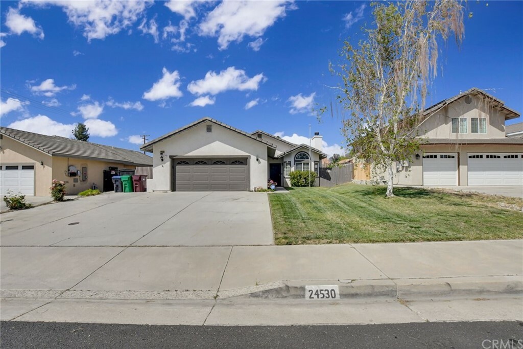 Property Photo:  24530 Skyland Drive  CA 92557 