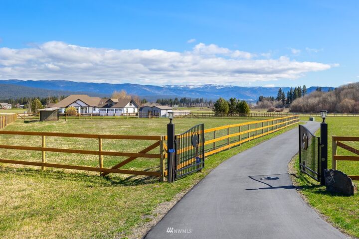 Property Photo: 1671 Upper Peoh Point Road WA 98922