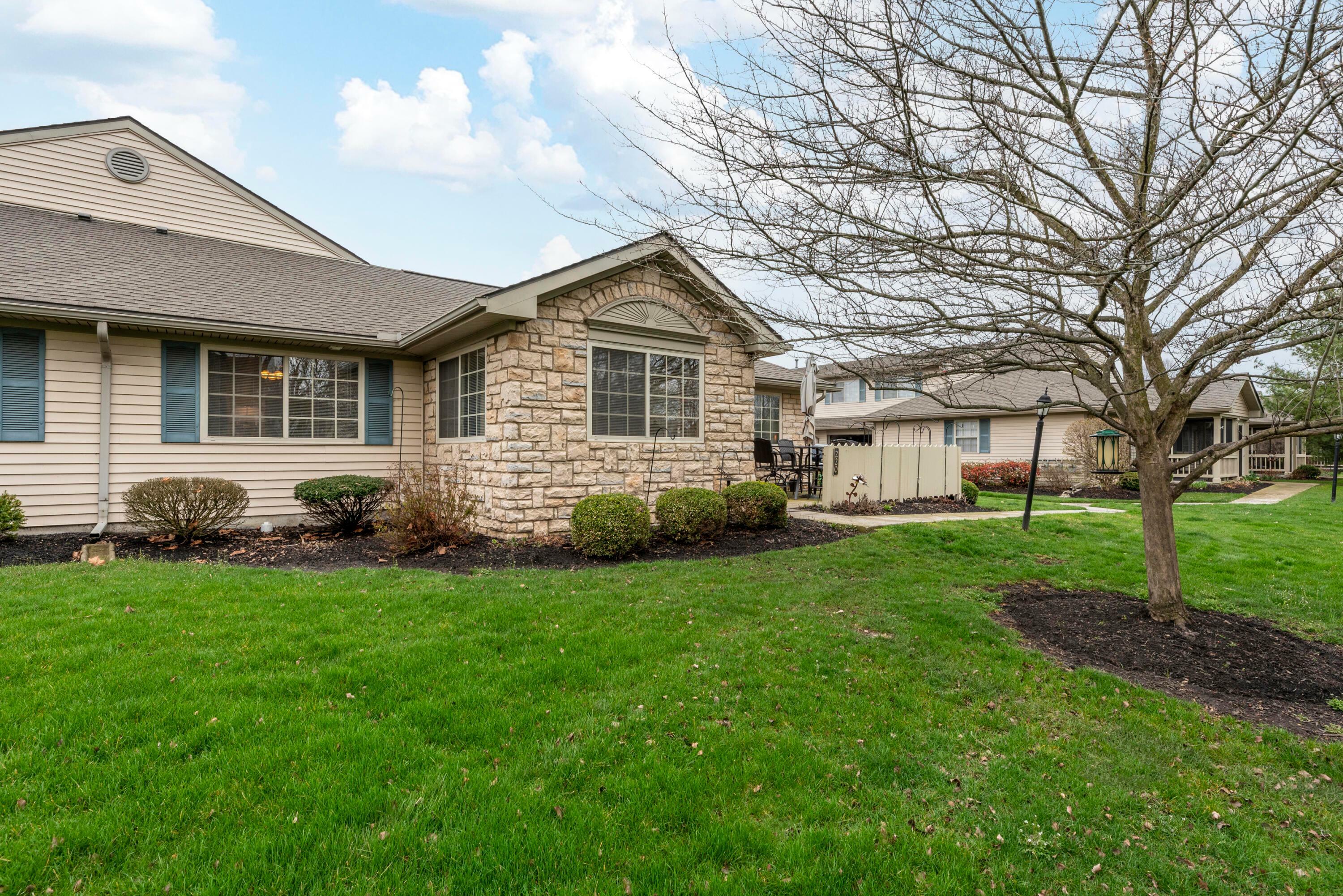Property Photo: 220 Pioneer Circle OH 43147