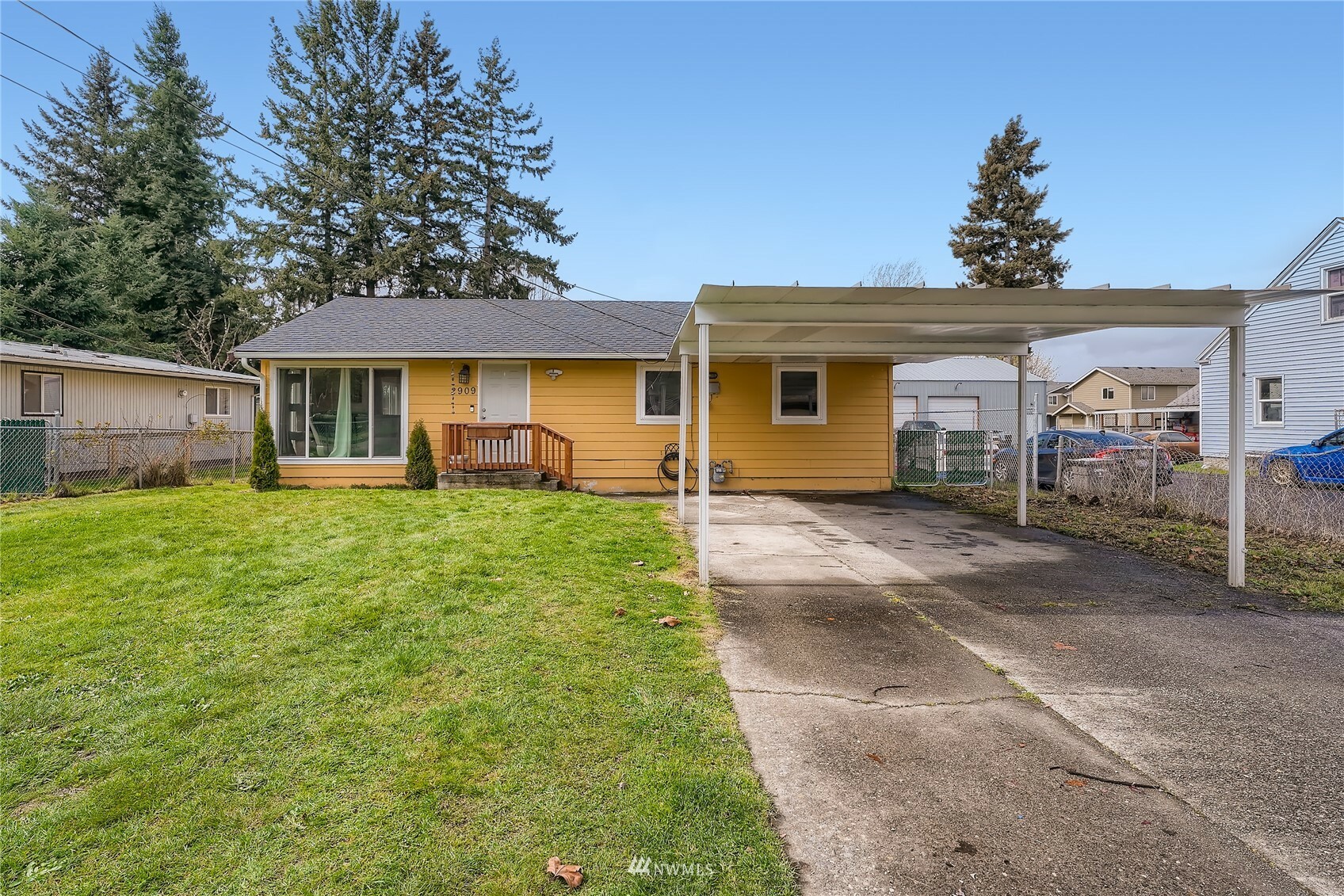 Property Photo:  2909 D Street SE  WA 98002 