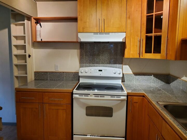 Property Photo: 673 E Pointes Drive W WA 98584