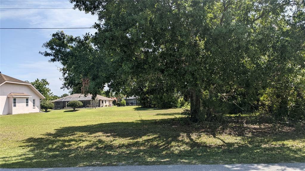 Property Photo: 210 Mocoro Street FL 33983