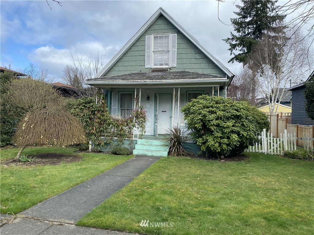 Property Photo:  750 N 66th Street  WA 98103 