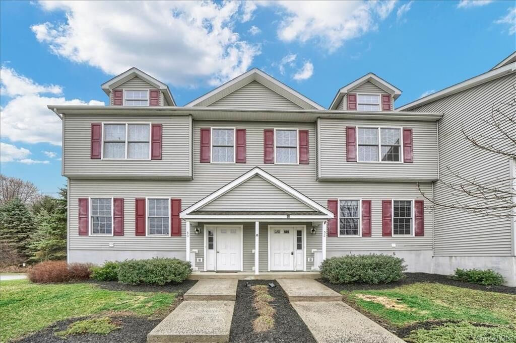 Property Photo:  52 Hudson Circle  NY 12542 