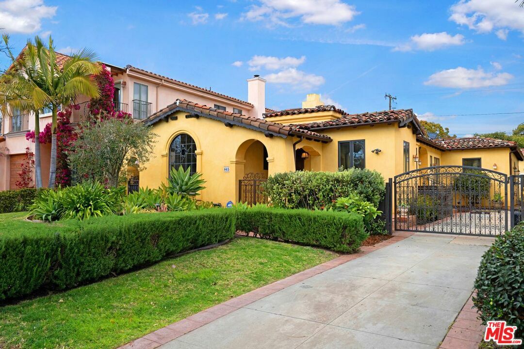 Property Photo: 865 Harvard St CA 90403