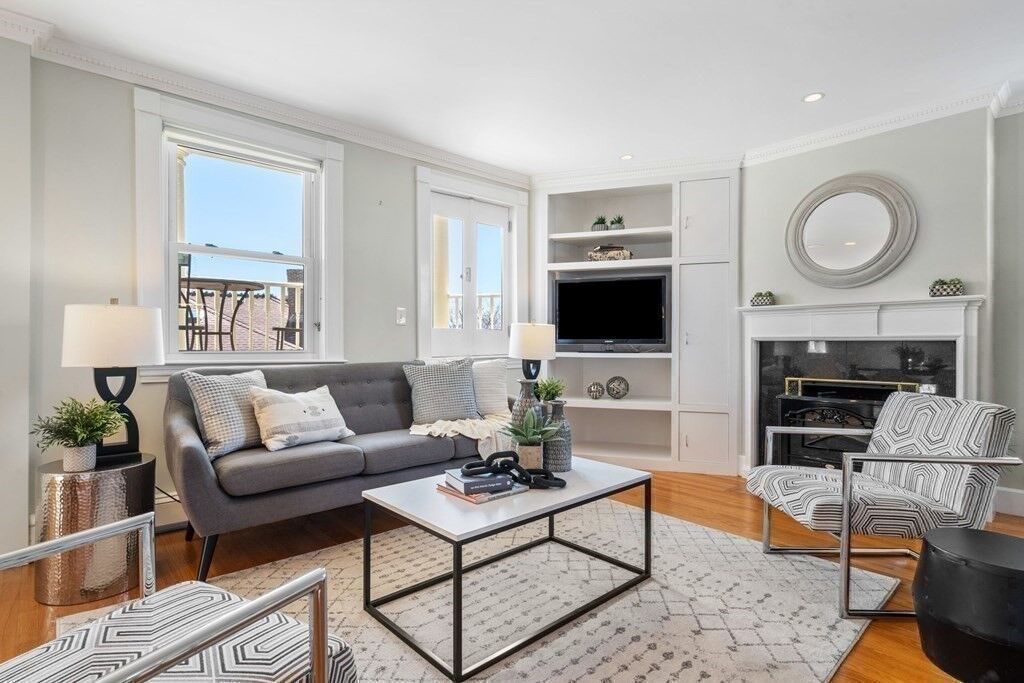 Property Photo:  17 Regent Circle 5  MA 02445 