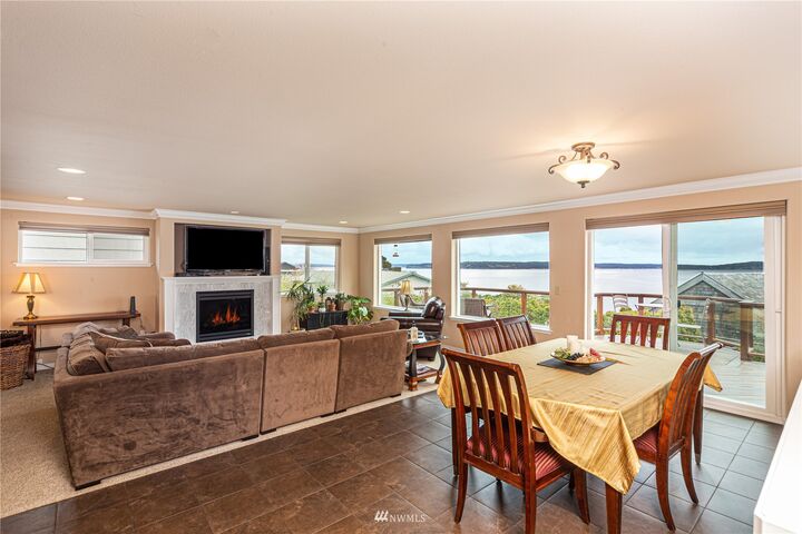 Property Photo: 1729 Washington Street WA 98368